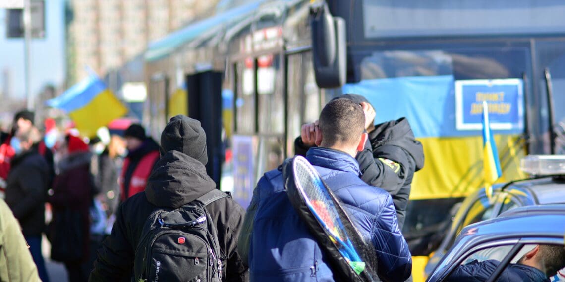 68% опитаних українських жінок планують повернутися в Україну