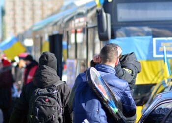 68% опитаних українських жінок планують повернутися в Україну