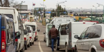 Поширюється зловмисний наратив про те, що українці незадоволені роботою в Польщі