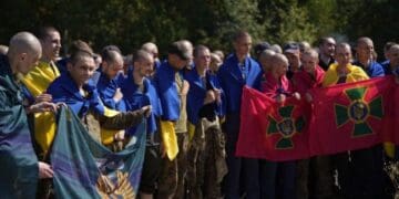 Колишній військовополонений жорстко відповів командиру Азову Прокопенку на критику останнього обміну