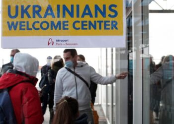 Толерантність українців до тих, хто виїхав за кордон, є досить високою, – соціолог Паніотто