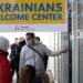 Толерантність українців до тих, хто виїхав за кордон, є досить високою, – соціолог Паніотто
