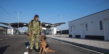 На кордоні України та Польщі відновили пропуск транспорту