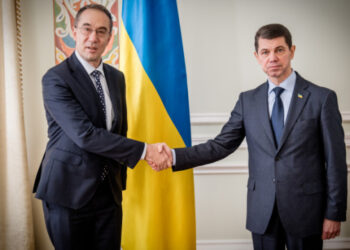 У МЗС обговорили з новим послом Греції інцидент з нападом на українців