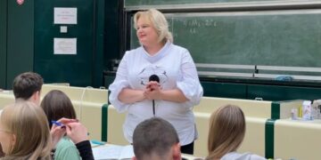 Представниця СКУ зустрілася з українськими школярами у Відні