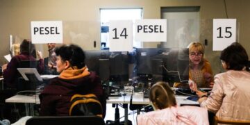 Нові умови для українців у Польщі з 2025 року. Чи треба міняти Pesel UKR на CUKR