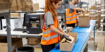 Робота в Польщі. Хто найбільше конкурує з українцями при пошуку вакансій