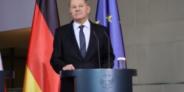 На підтримку українських біженців Німеччина витрачає до €8 мільярдів – Шольц