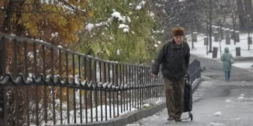 «Буде аудит». Українцям, які оформили єПідтримку за кордоном, доведеться її повернути — Шмигаль