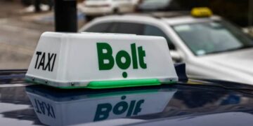 Глава МЗС Латвії поскаржилася Bolt на російськомовного водія, там кажуть, що він українець