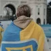 Опитування показало, скільки молоді в Україні хоче виїхати за кордон і які головні мотиви