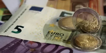 Українці платитимуть за в’їзд до ЄС: коли змінять правила та яка сума