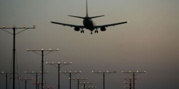 Українська авіакомпанія оголосила про відновлення регулярних польотів. Літатиме з Молдови