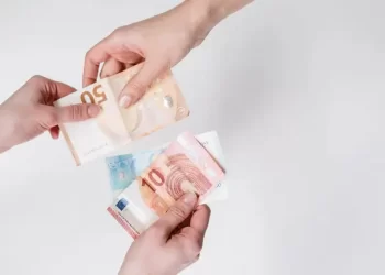 Чи вигідно міняти злотий на євро до Нового року