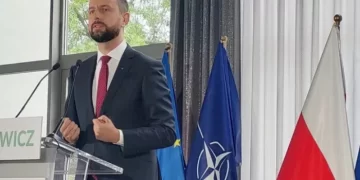 Поляки розчаровані поведінкою заможних українців – міністр оборони Польщі