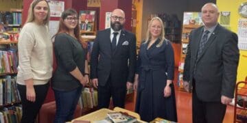 Посол в Естонії відвідав у місті Раквере бібліотеку, яка слугує громадським центром для українців