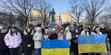 У Варшаві утворили «Ланцюг єдності» до Дня злуки УНР та ЗУНР