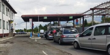 Пасажиропотік через кордон у новорічний тиждень упав майже на чверть
