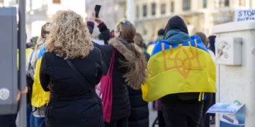 Українці у Польщі можуть легалізувати своє перебування, але втратять привілеї: що варто знати