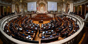 Парламент Португалії погодився змінити закон для продовження прихистку для біженців до 2026 року