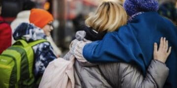 Чому деякі українські біженці повертаються додому: історії з життя