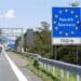 Австрія призупинила процес возз’єднання сімей для біженців