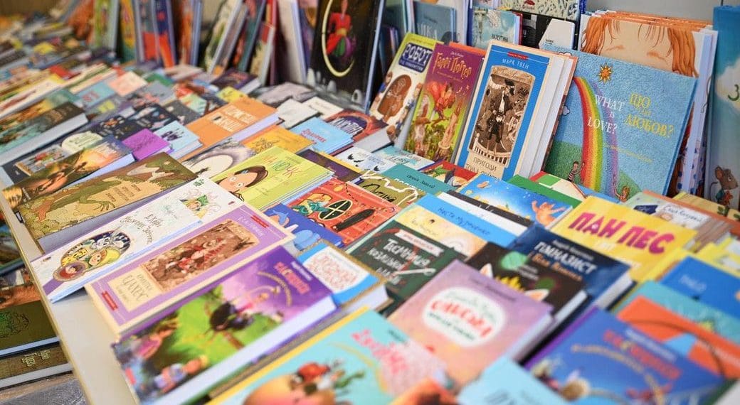 У Будапешті запрацювала українська бібліотека, книжки для якої передавали з Тернопільщини