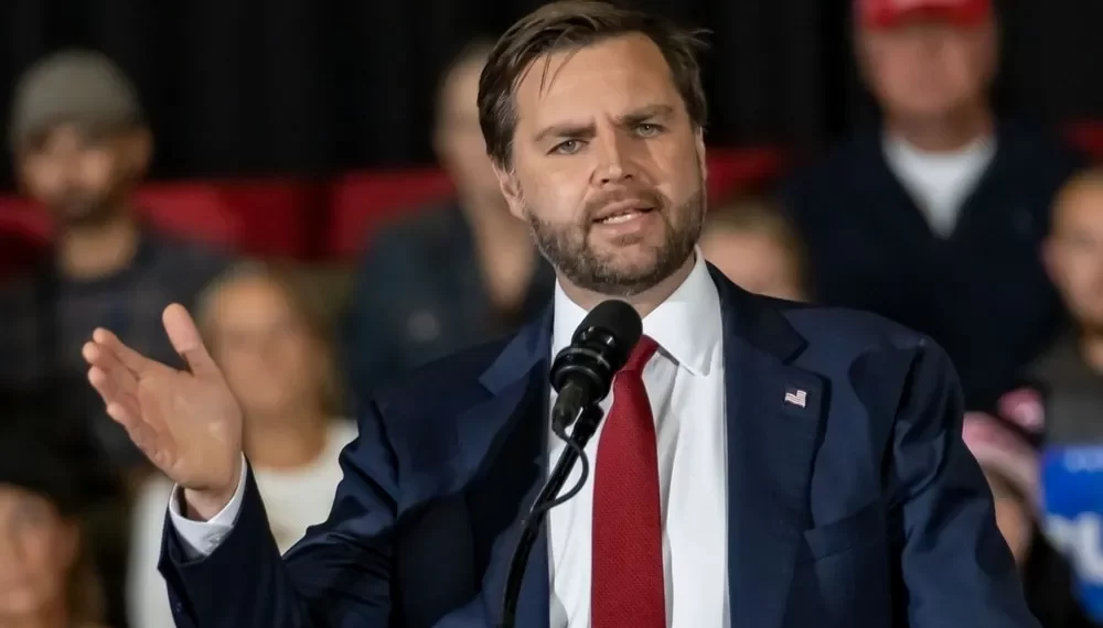 Венс розкритикував українців у США за підтримку України замість Америки
