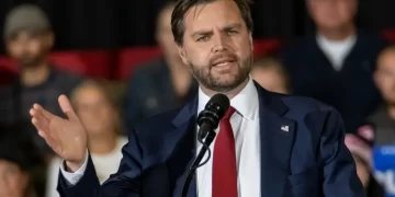 Венс розкритикував українців у США за підтримку України замість Америки