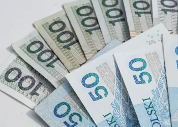 У яких містах Польщі найвищі зарплати, а де платять найменше