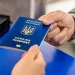 Як чоловікам отримати паспортні документи за кордоном: роз’яснення МВС