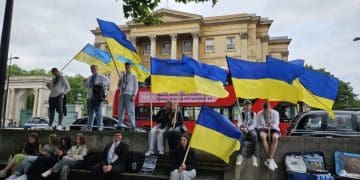 Тисячі людей вийшли на Марш вишиванок у Лондоні на підтримку викрадених Росією дітей