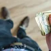 Суттєво вища, ніж в Україні: яка мінімальна зарплата у Латвії