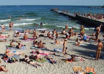 Фахівці попередили про смертельні інфекції у морській воді: чи небезпечно це для українців