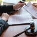 Право на відстані: як українські біженці можуть отримати юридичну допомогу за кордоном