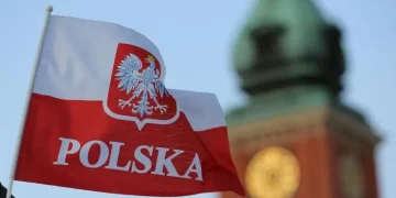 Зміни для українців у Польщі: кому можуть анулювати посвідку на проживання