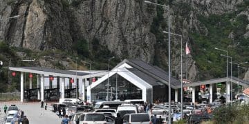 Уряд Грузії розширить житлову зону для українців, що застрягли на кордоні з рф