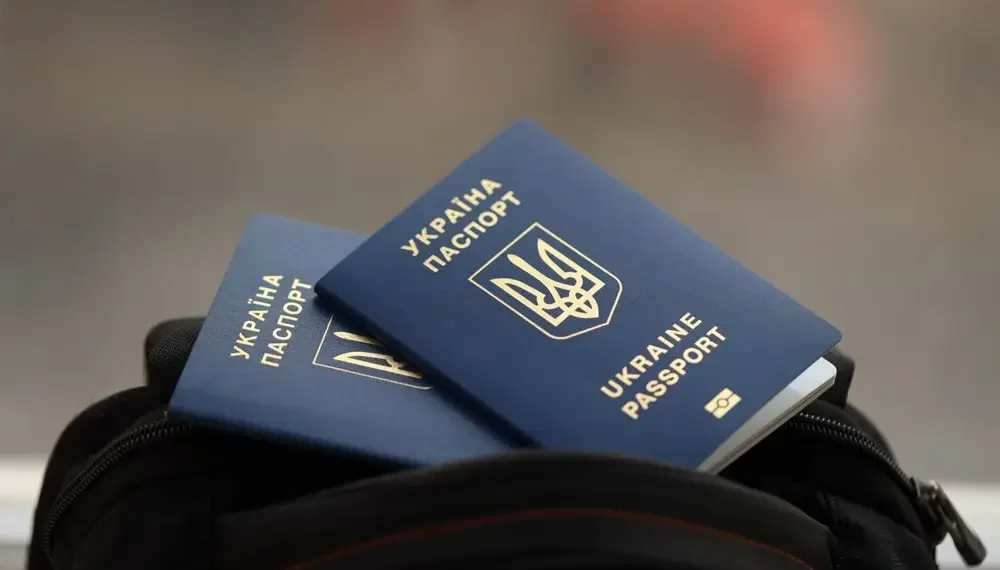 ICE намагається депортувати українку, яка подалася на візу нареченої громадянина США