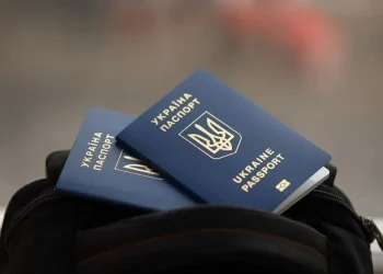 ICE намагається депортувати українку, яка подалася на візу нареченої громадянина США