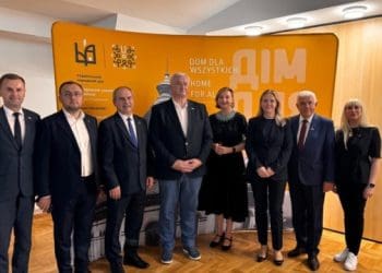 Голова МЗС Андрій Сибіга зустрівся з українцями в Перемишлі