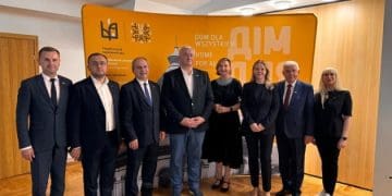 Голова МЗС Андрій Сибіга зустрівся з українцями в Перемишлі
