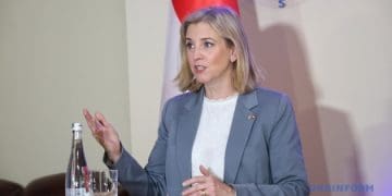 Глава МЗС Австрії запропонувала провести Конференцію з відбудови України у Відні