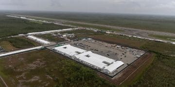 Суд у США наказав закрити міграційний центр “Алігатор Алькатрас”
