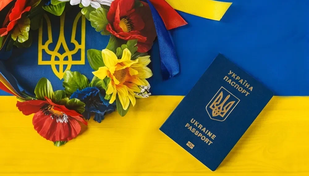 Більшість українців пишаються своїм громадянством вдома і за кордоном — ОПОРА