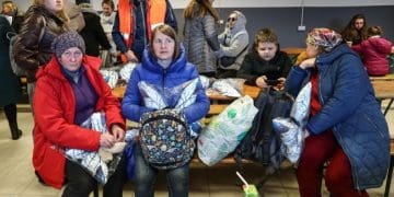 Уряд Британії призупиняє заявки на возз’єднання сімей біженців: в чому причина