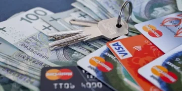 У Польщі податківці посилили контроль за грошовими переказами українців