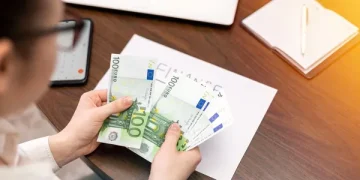 У країні ЄС ухвалили важливе рішення щодо виплат біженцям з України: що важливо знати