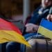 Демограф розповів, скільки чоловіків виїхало з України після початку війни