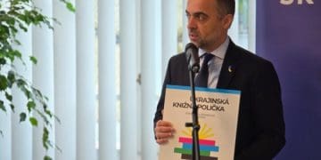 У Словаччині відкрили сьому «Українську книжкову поличку»