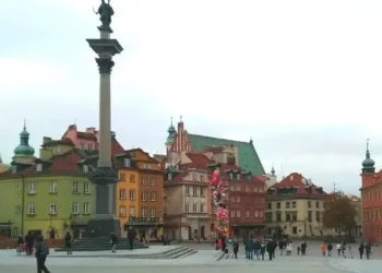 Відпочиватимуть на день більше: у Польщі працівники матимуть додатковий вихідний у листопаді